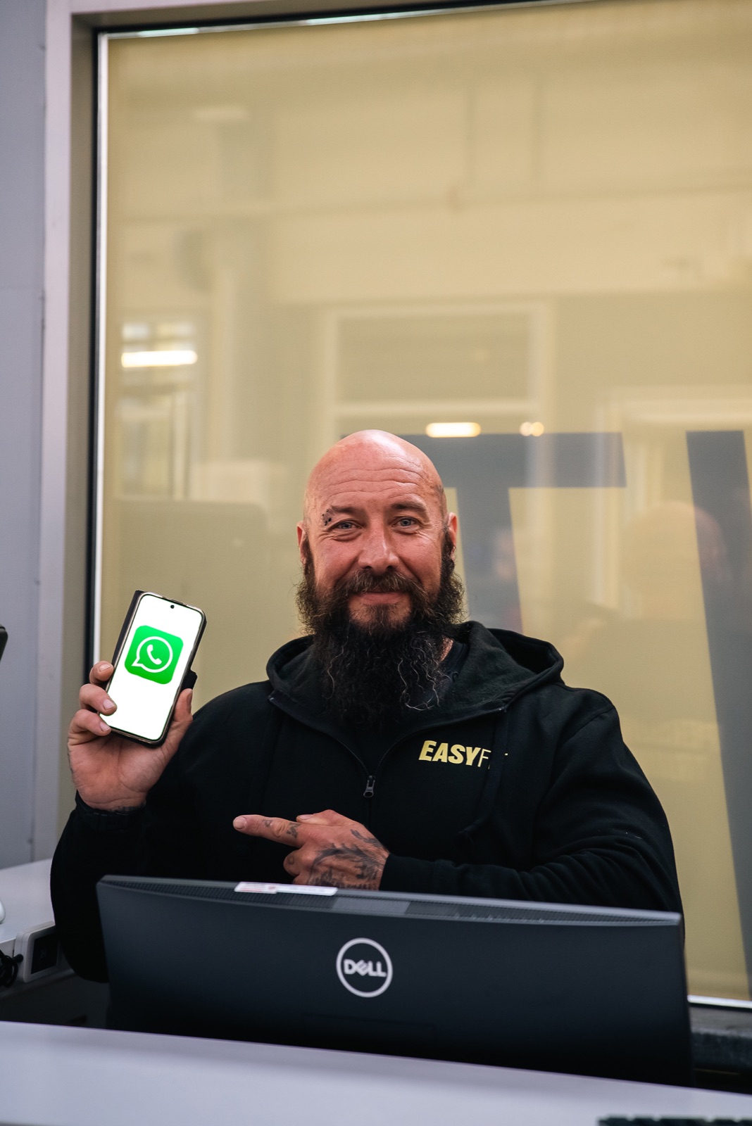 Ota yhteyttä WhatsAppilla